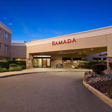 Ramada By Wyndham Sungai Toms Luaran gambar