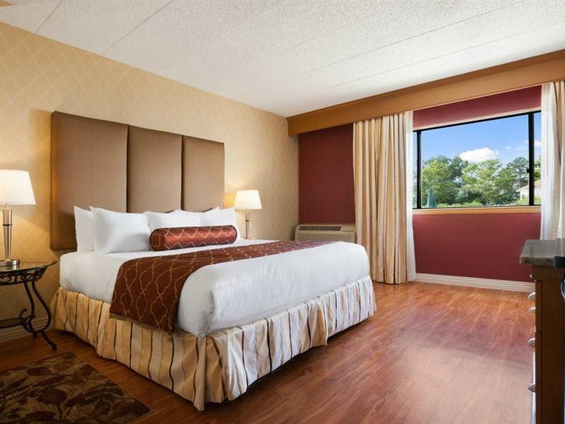 Ramada By Wyndham Sungai Toms Luaran gambar