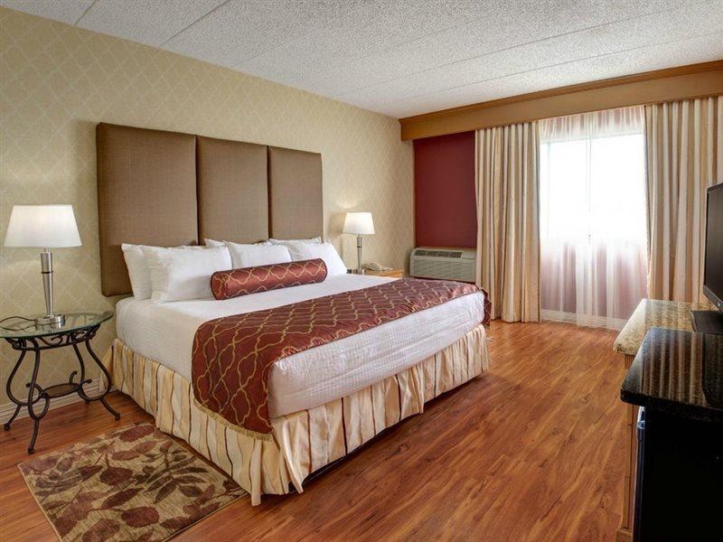 Ramada By Wyndham Sungai Toms Luaran gambar