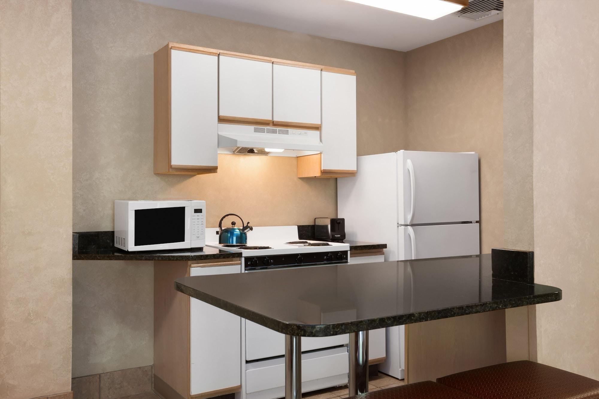 Ramada By Wyndham Sungai Toms Luaran gambar