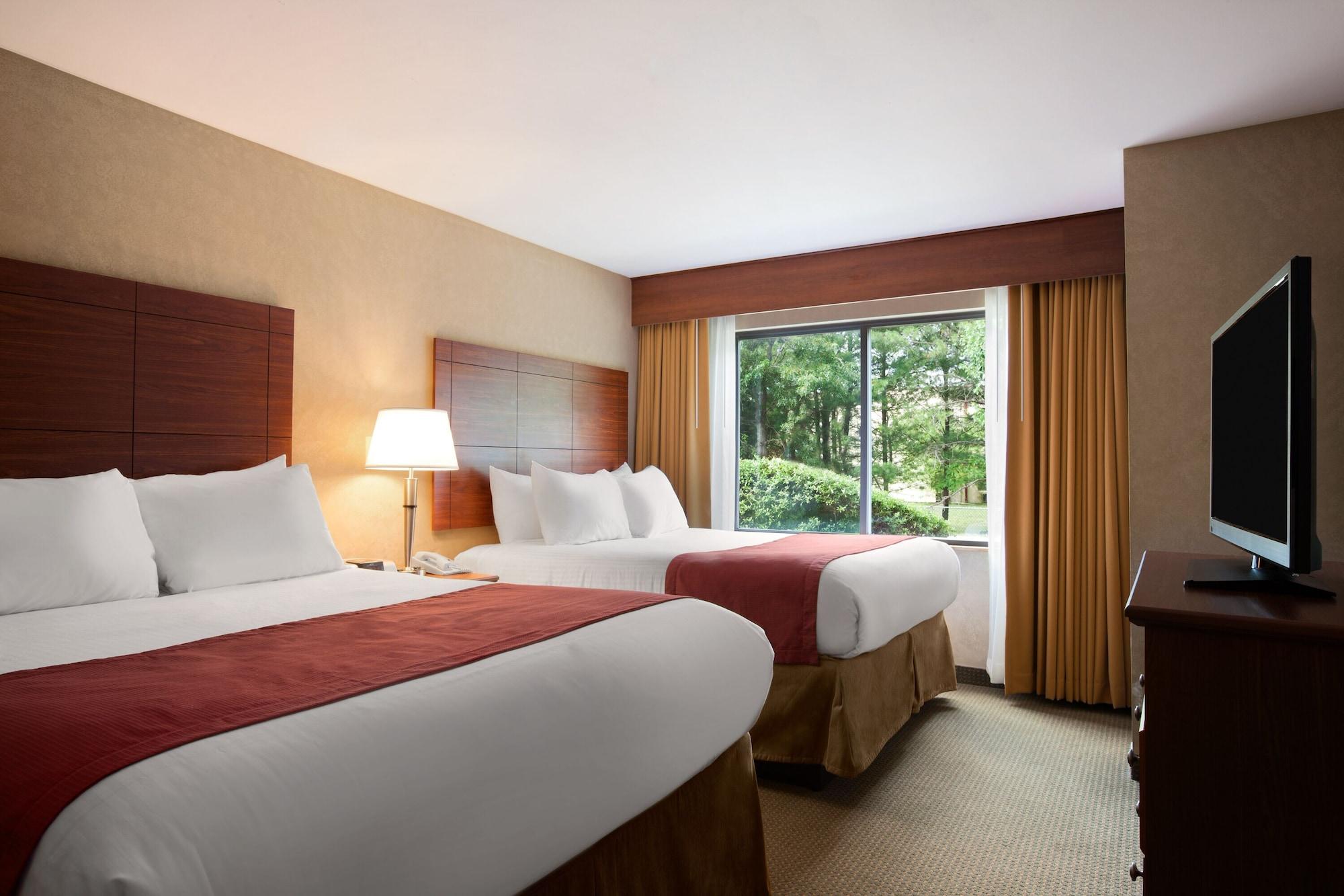 Ramada By Wyndham Sungai Toms Luaran gambar