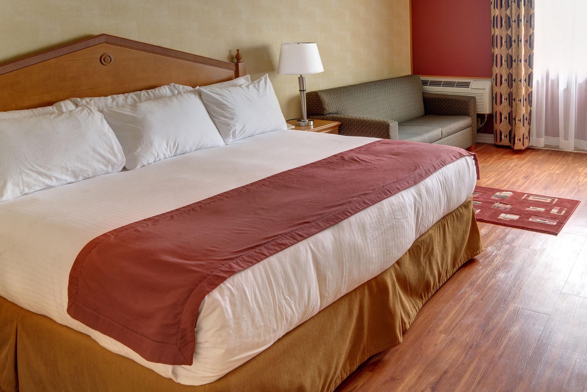 Ramada By Wyndham Sungai Toms Luaran gambar