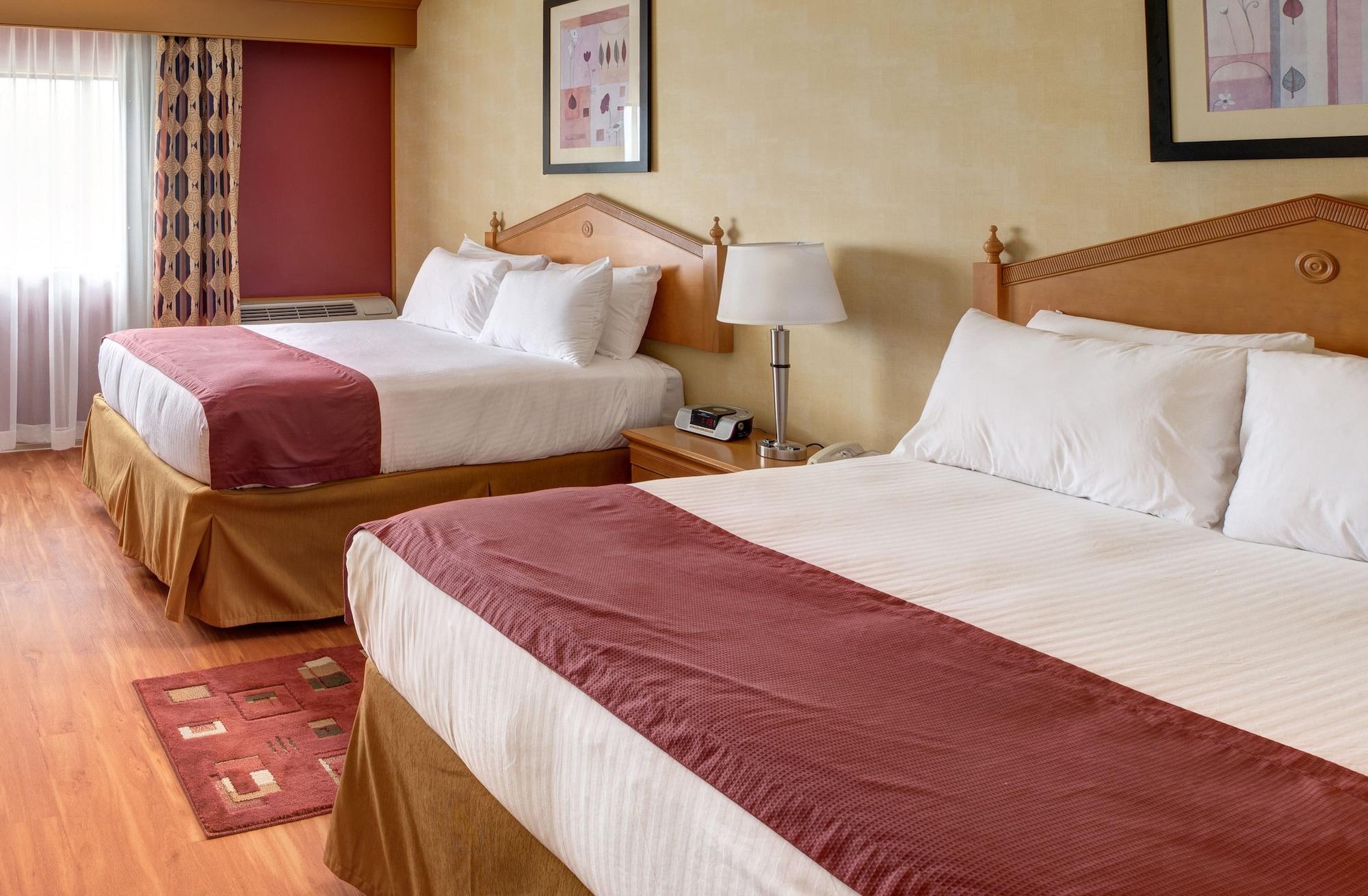 Ramada By Wyndham Sungai Toms Luaran gambar